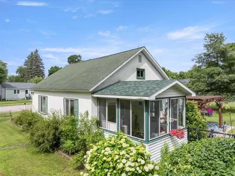 1402 L St NE, Brainerd, MN 56401 photo 2