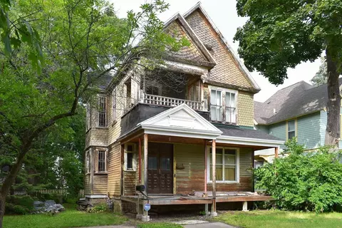 210 E Wabasha St, Winona, MN 55987