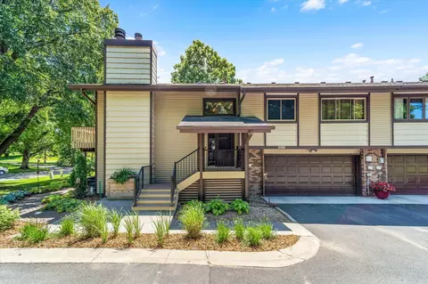 3155 Farnum Dr, Eagan, MN 55121