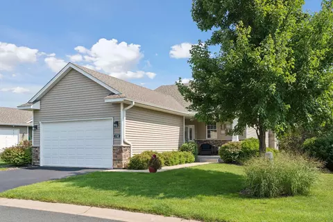 1748 Edgemont St N, Maplewood, MN 55117
