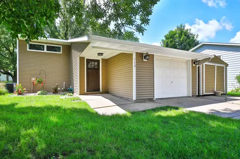113 Peggy Ln, Eagle Lake, MN 56024