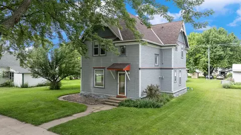 104 S Park St, Hendricks, MN 56136
