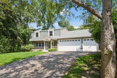 16512 Eagle Ridge Dr, Minnetonka, MN 55345