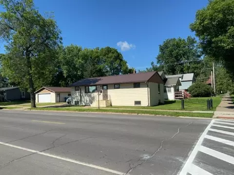 2401 7th Ave E, Hibbing, MN 55746