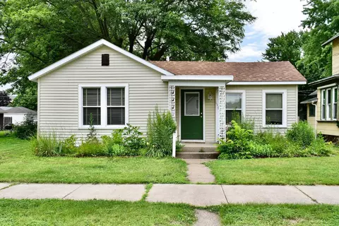 156 E King St, Winona, MN 55987