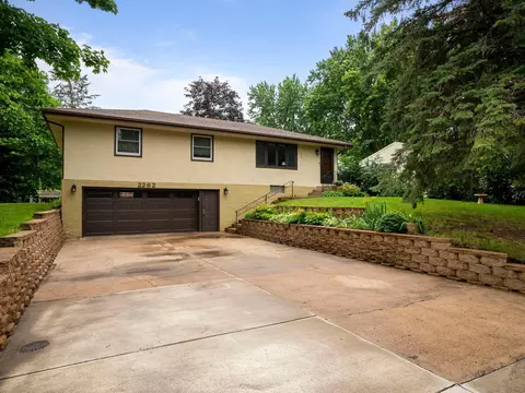 2262 Knoll Dr, Mounds View, MN 55112