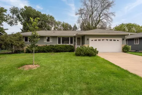 4640 Independence Ave N, New Hope, MN 55428