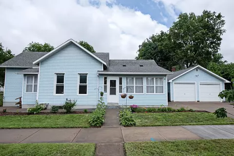 378 E 8th St, Winona, MN 55987