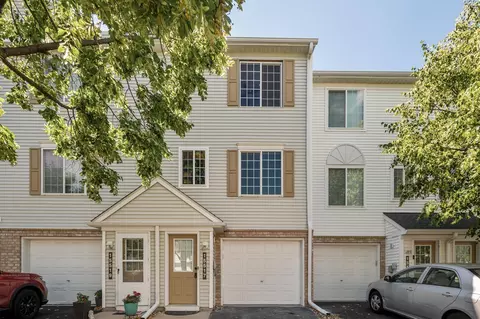 15517 Flyboat Ln #174, Apple Valley, MN 55124