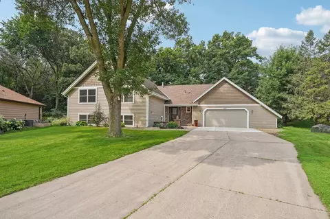 4441 Vildmark Ct, Eagan, MN 55123