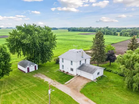 46560 180th St, Glencoe, MN 55336