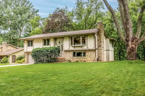 15700 Park Terrace Dr, Eden Prairie, MN 55346