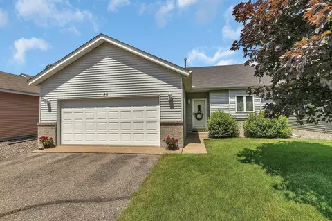 25 Pine Tree Ct, Sartell, MN 56377