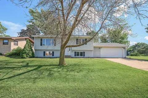1378 Cope Ave E, Maplewood, MN 55109