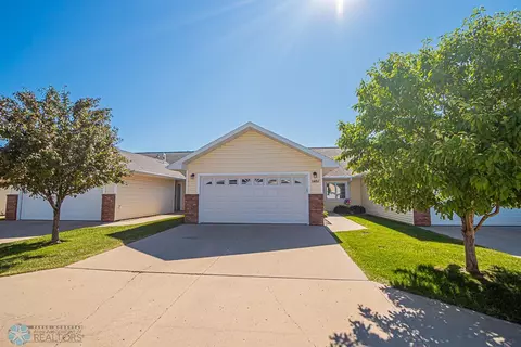 1461 Belsly Blvd #19, Moorhead, MN 56560