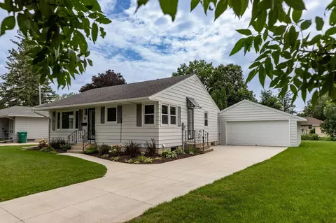 105 20th St NW, Austin, MN 55912