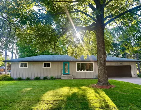 39040 2nd Ave, North Branch, MN 55056