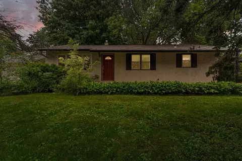 381 Skillman Ave E, Maplewood, MN 55117 photo 2