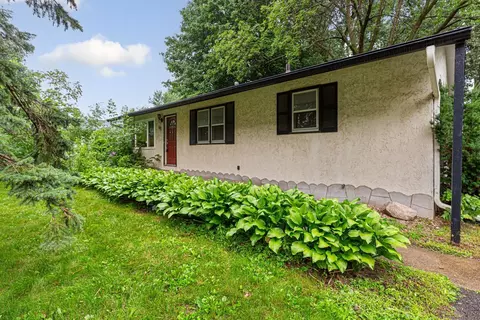 381 Skillman Ave E, Maplewood, MN 55117