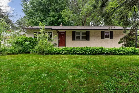381 Skillman Ave E, Maplewood, MN 55117 photo 3