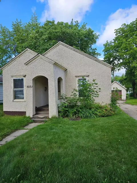 815 1st St SW, Wadena, MN 56482