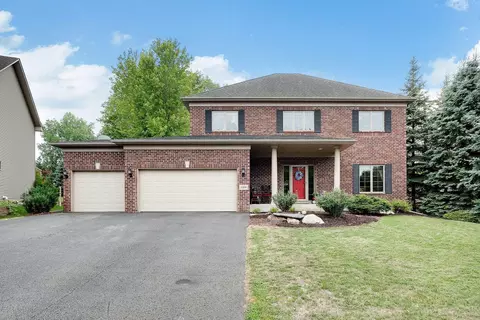 1009 Overlook Dr, Carver, MN 55315