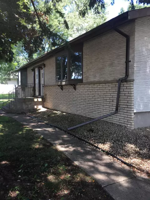 2800 White Bear Ave N, Maplewood, MN 55109
