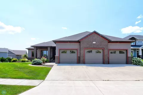 551 Lizzie Pl E, West Fargo, ND 58078