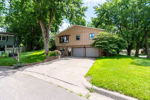 1518 14th St W, Hastings, MN 55033