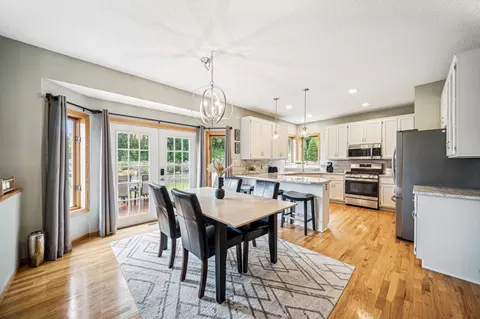 12721 Sable Dr, Burnsville, MN 55337