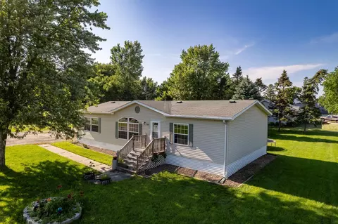 5202 2nd St, New Auburn, MN 55336