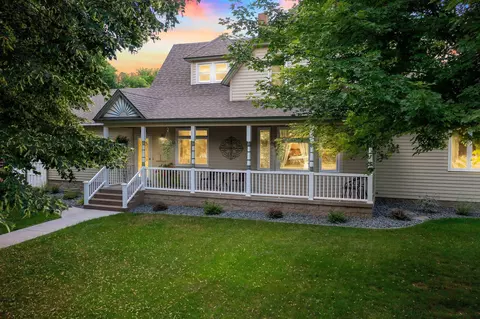 214 6th Ave SW, Cambridge, MN 55008