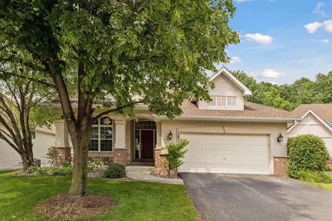18716 Farmstead Cir, Eden Prairie, MN 55347