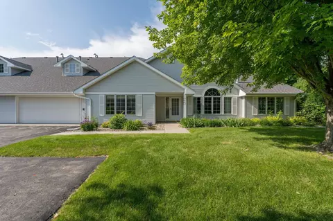 1447 Parkside Ln, North Mankato, MN 56003