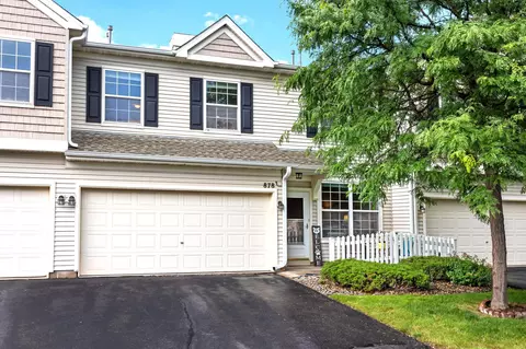 878 Braunworth Ct, Chaska, MN 55318