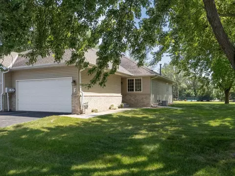 10615 44th Ave N #F, Plymouth, MN 55442