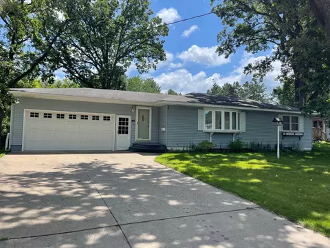 415 9th St SE, Little Falls, MN 56345