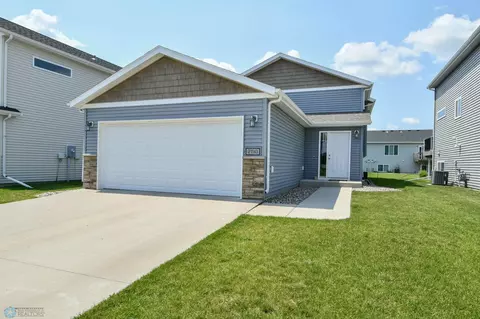 2710 Divide St W, West Fargo, ND 58078