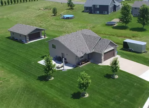 914 13th Ave NE, Saint Joseph, MN 56374