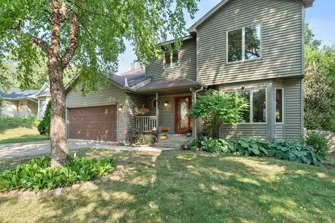 2180 Ariel St N, North Saint Paul, MN 55109