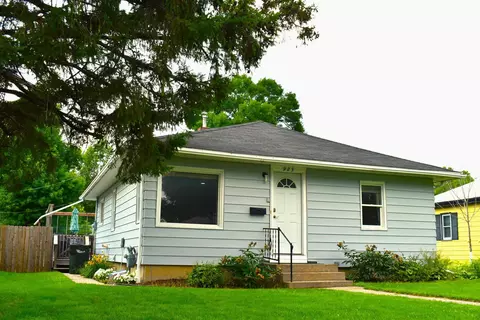 923 N Baird Ave, Fergus Falls, MN 56537