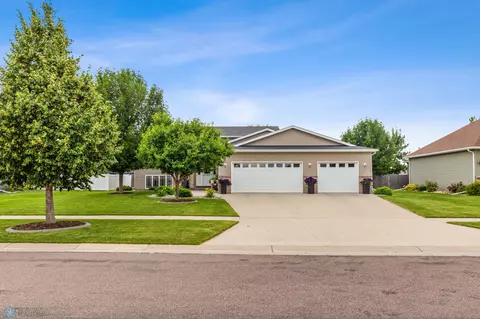 3759 Fillmore St S, Fargo, ND 58104