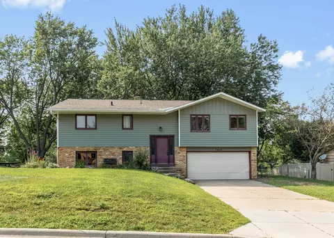 2416 Highland View Ave S, Burnsville, MN 55337