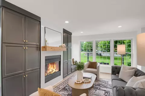 1113 Timber Cir, Chaska, MN 55318