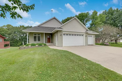 6939 Garfield Trl, Faribault, MN 55021