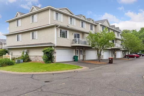 1579 County Road D E #I, Maplewood, MN 55109