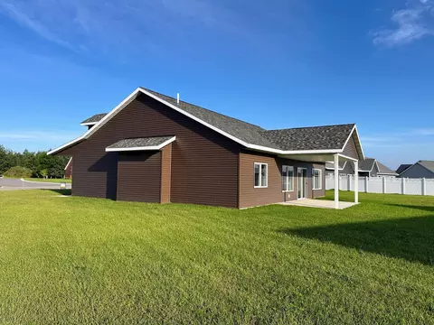 860 9th St NW, Perham, MN 56573 photo 6