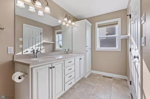 6054 Silverleaf Dr S, Fargo, ND 58104 photo 32