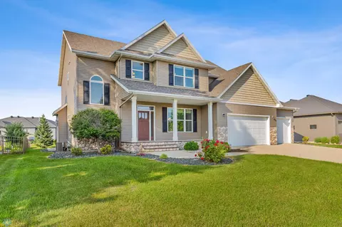 6054 Silverleaf Dr S, Fargo, ND 58104