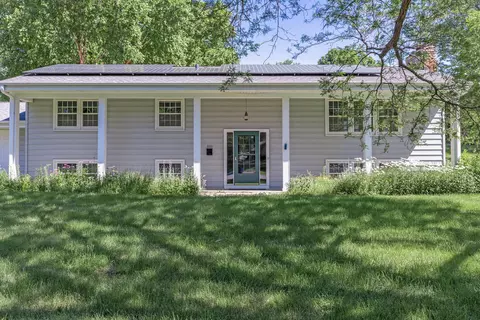 2110 Aquila Ave N, Golden Valley, MN 55427